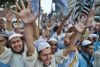 Az iszlámista csőcselék Ászja Bibi halálát követeli. (Reuters)
