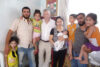 John Eibner mit einer Flüchtlingsfamilie in Syrien (csi)