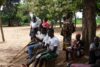 Etliche Überlebende aus Manchock wurden beim verheerenden Überfall der Fulani verletzt. Sie sind nach wie vor auf Gehhilfen angewiesen (csi)