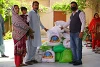 Pakisztán: Karacsiban a korona világjárvány legsebezhetőbb áldozatai élelmet kapnak a CSI partnereitől. (CSI)