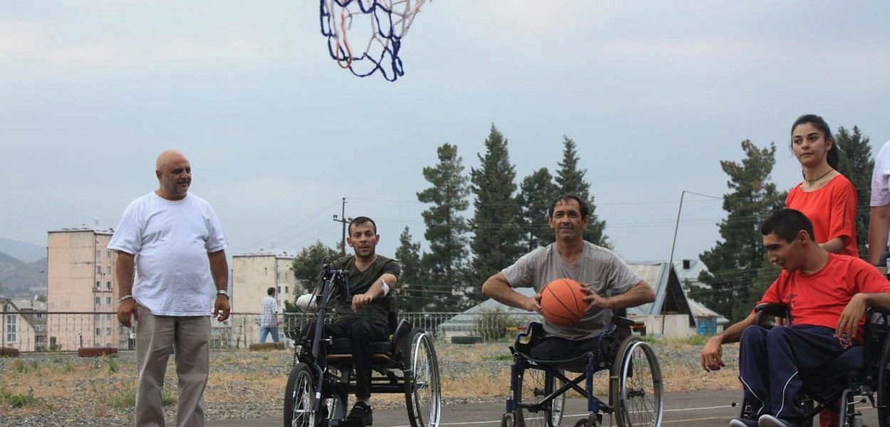 Sport a sztyepanakerti (Hegyi-Karabah) rehabilitációs központban: Segítség a hadirokkantaknak és a fogyatékkal élőknek. | © CSI